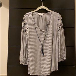 navy and white stripe top